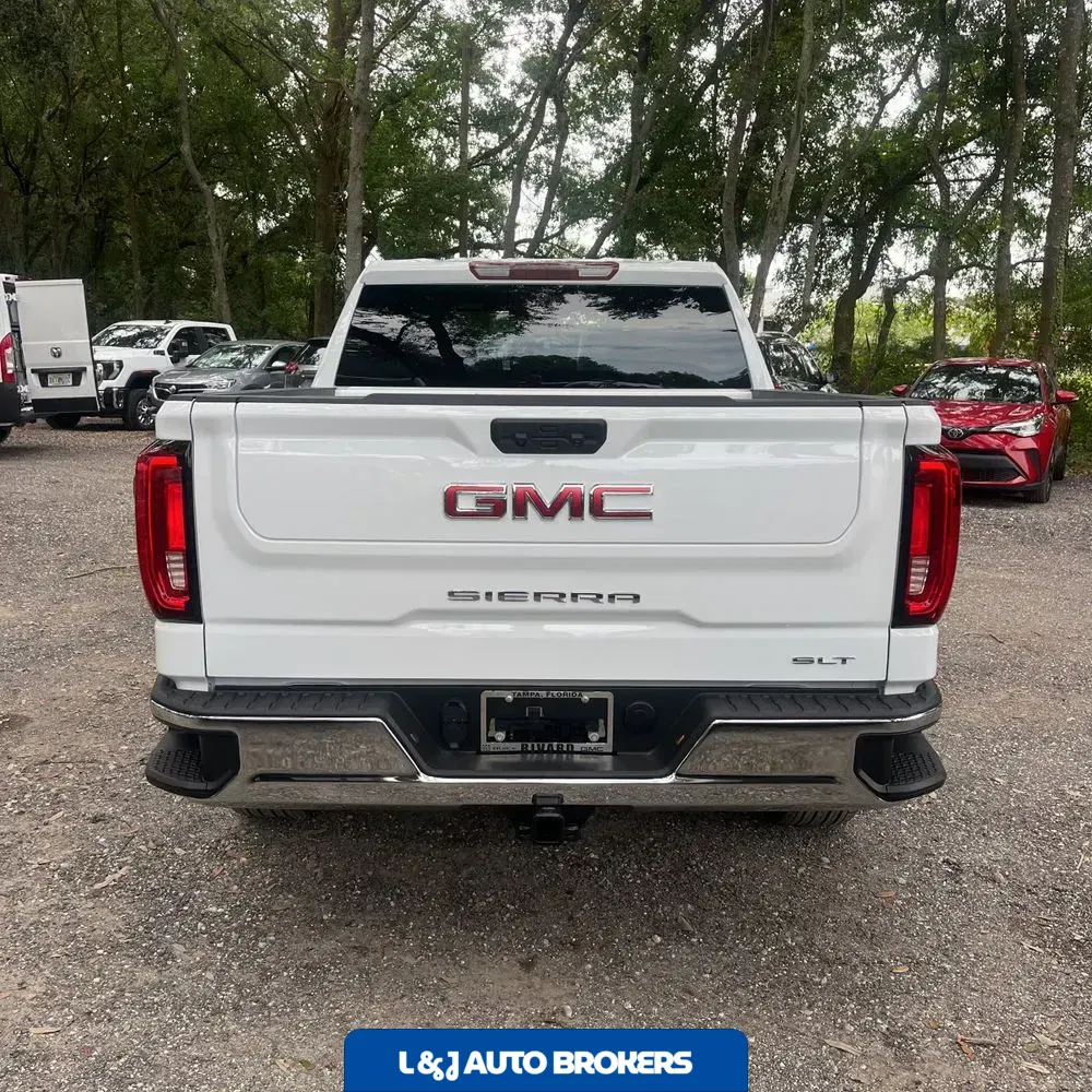 2025 GMC Sierra 1500 SLT