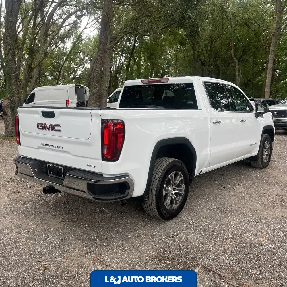 2025 GMC Sierra 1500 SLT