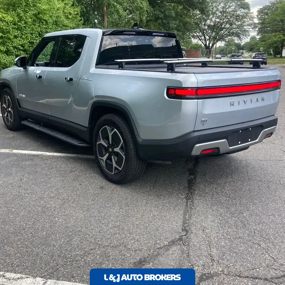 2024 Rivian R1T Adventure Dual-Motor