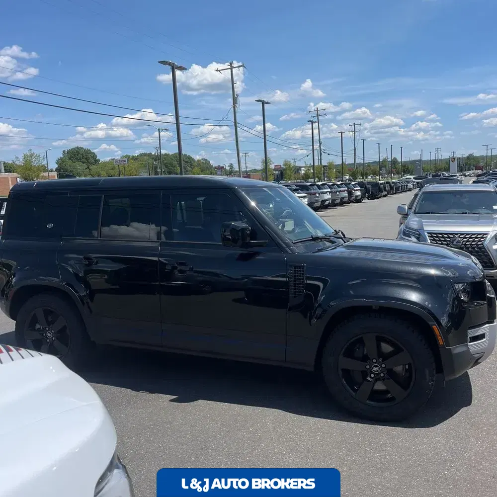 2024 Land Rover Defender 110 V8 P500 SE