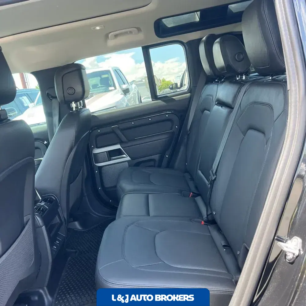 2024 Land Rover Defender 110 V8 P500 SE