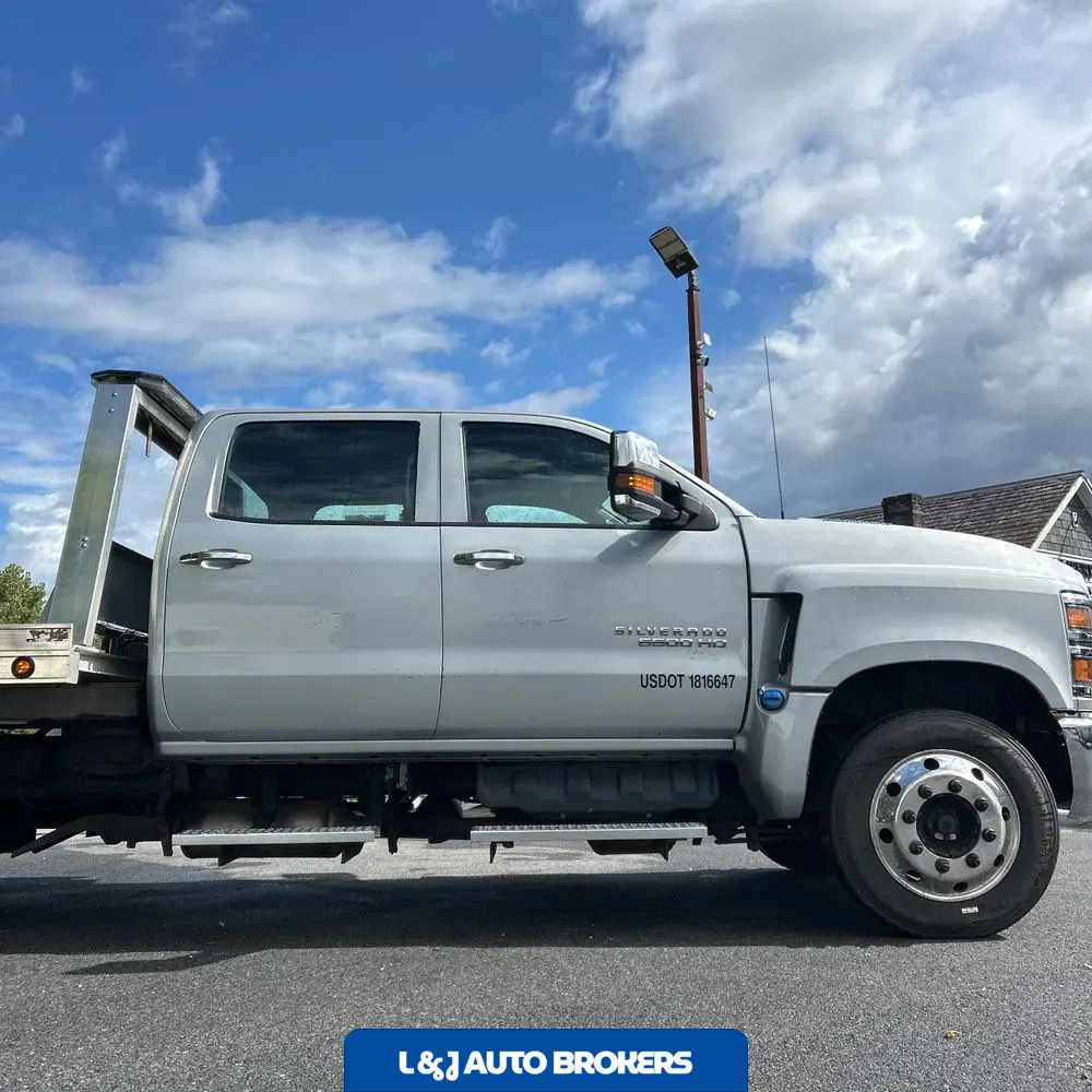2022 Chevrolet Commercial 6500 CA60-80 CREW CAB 4X2 6.6L