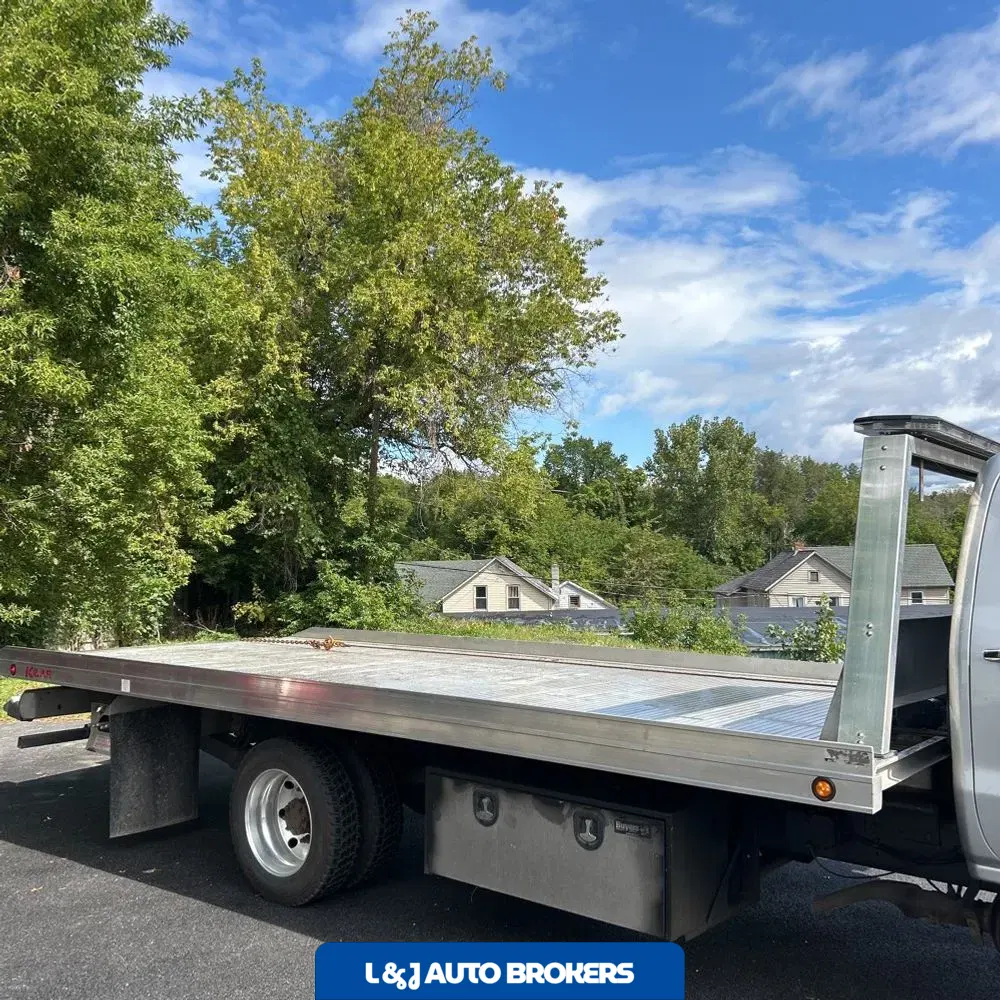2022 Chevrolet Commercial 6500 CA60-80 CREW CAB 4X2 6.6L