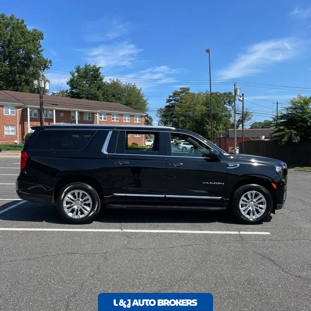 2023 GMC Yukon XL SLT