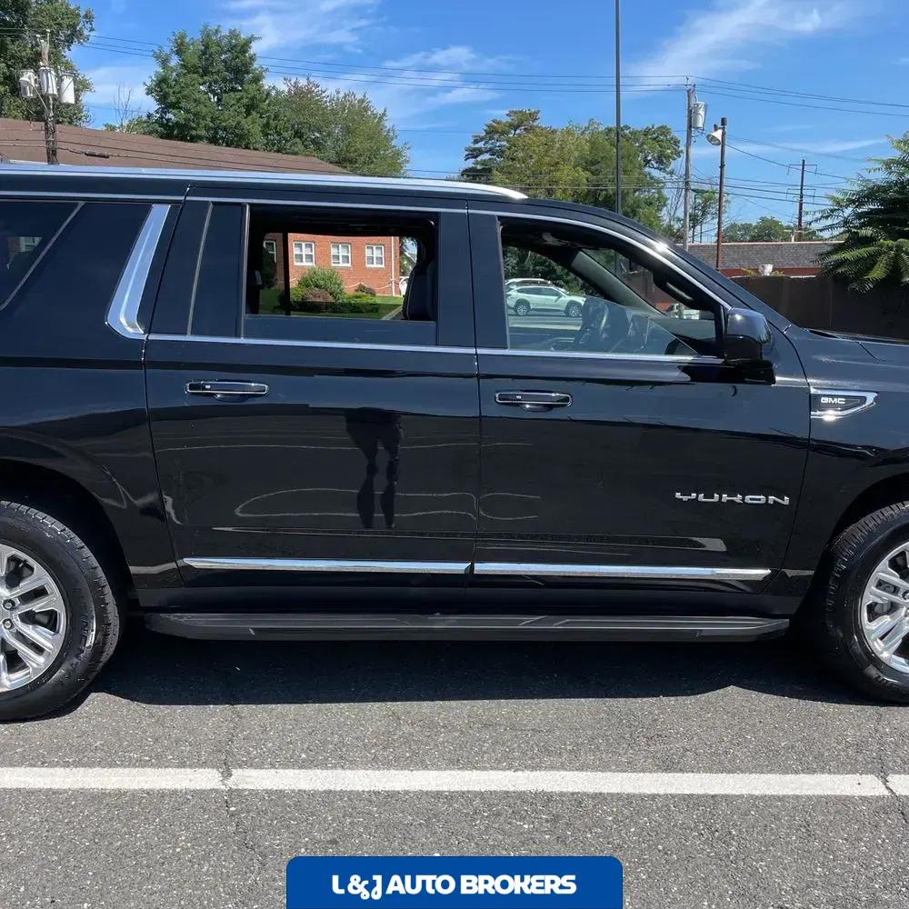 2023 GMC Yukon XL SLT