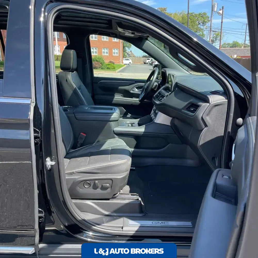 2023 GMC Yukon XL SLT