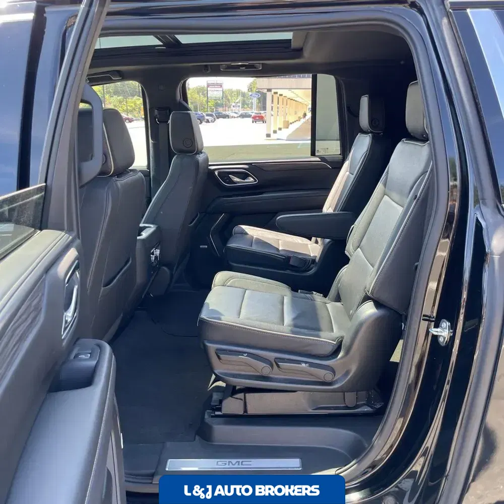 2023 GMC Yukon XL SLT