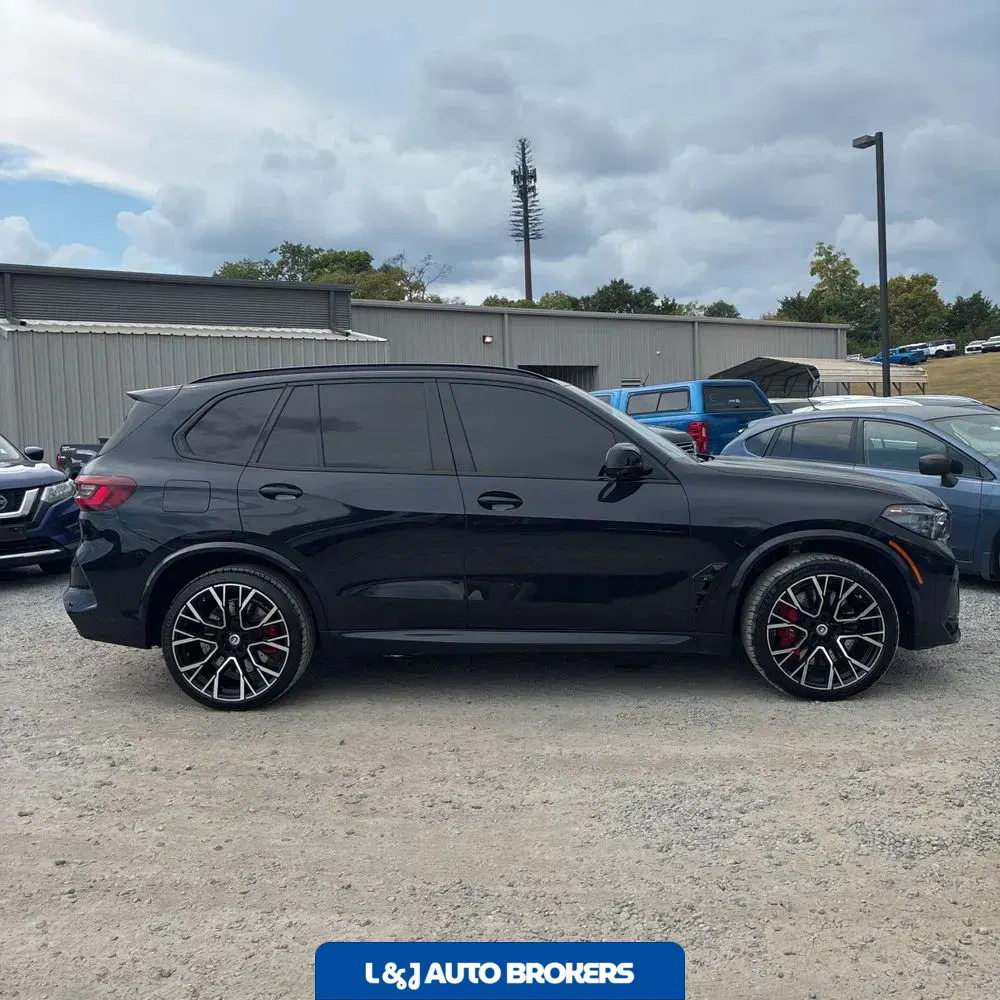 2023 BMW X5 M