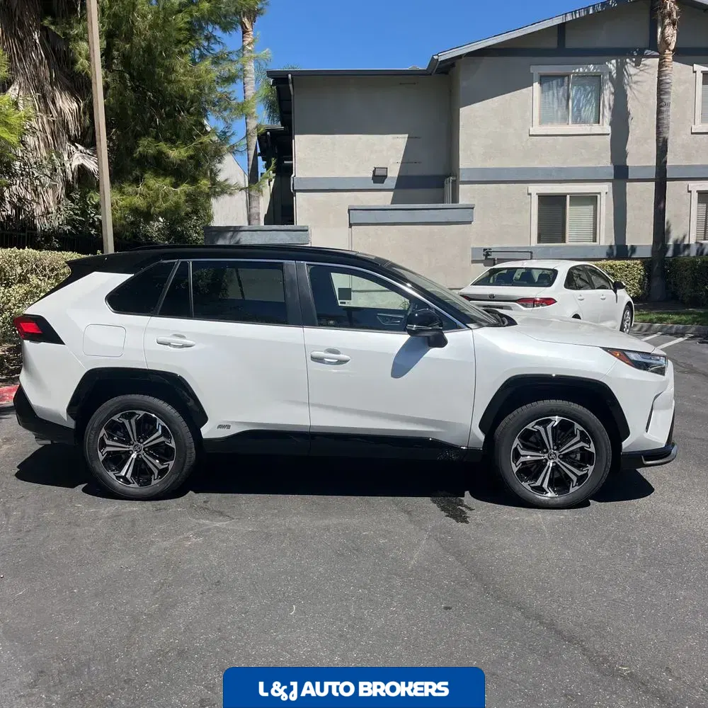 2025 Toyota RAV4 Plug-in Hybrid XSE