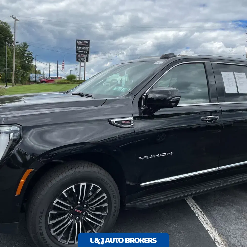 2025 GMC Yukon Elevation