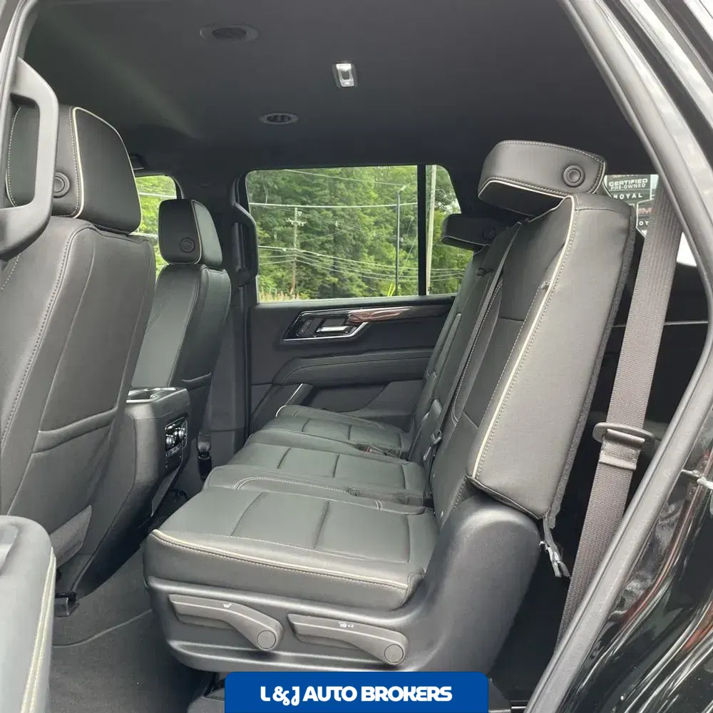 2025 GMC Yukon Elevation