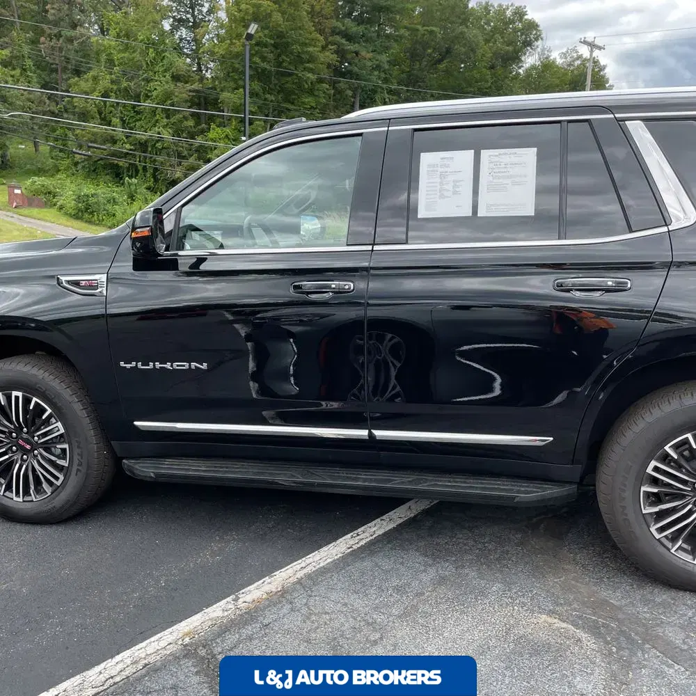 2025 GMC Yukon Elevation