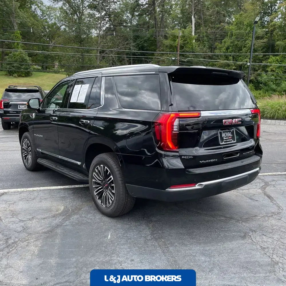 2025 GMC Yukon Elevation