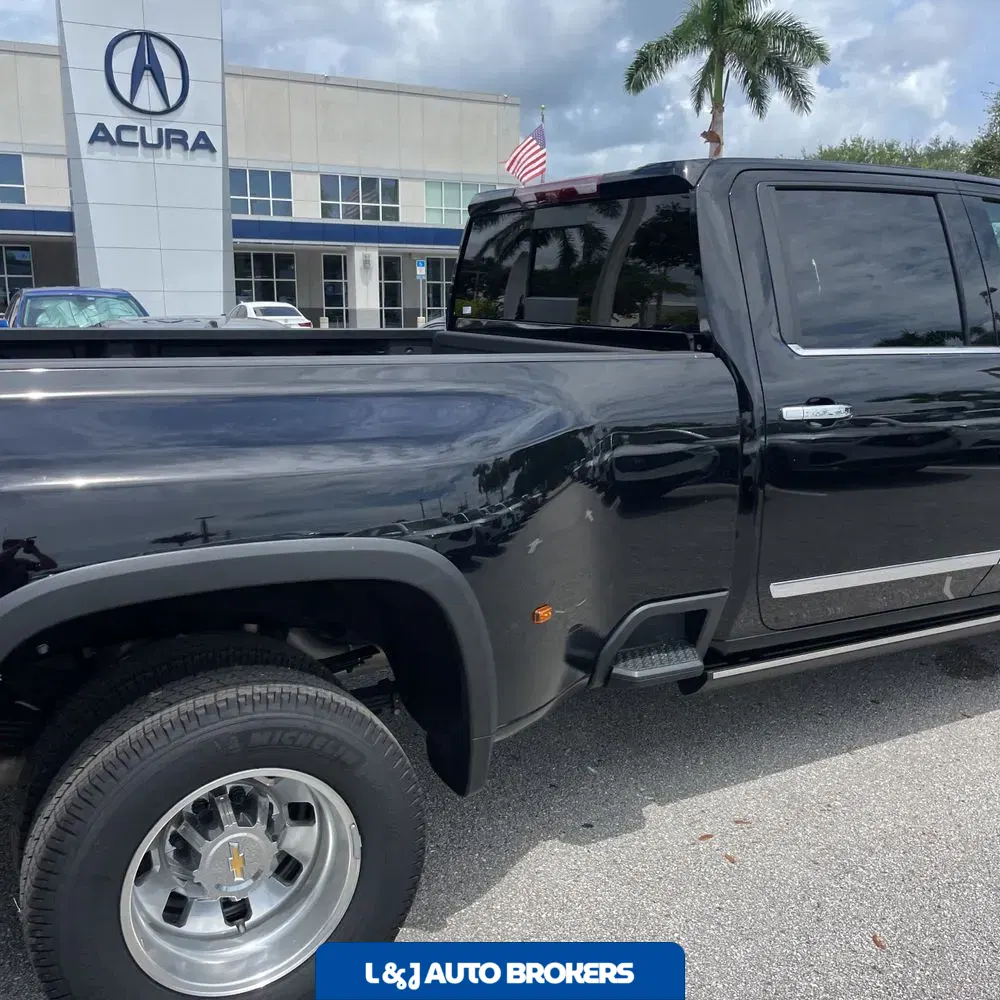 2025 Chevrolet Silverado 3500HD High Country
