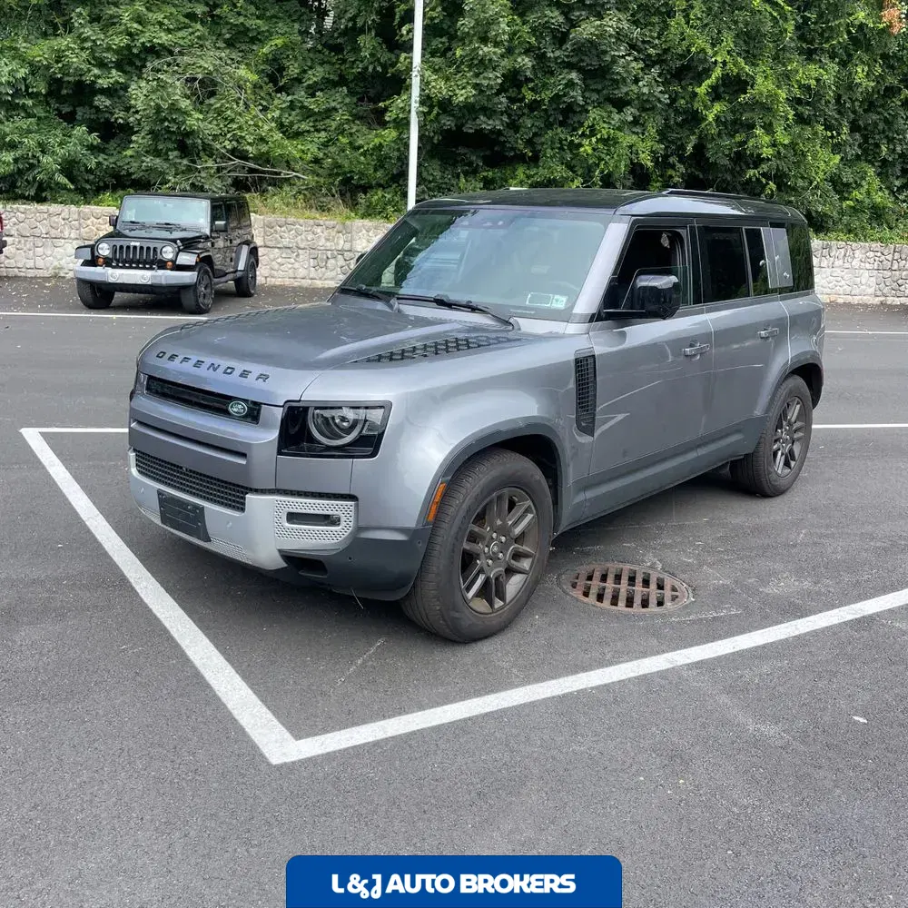 2024 Land Rover Defender 110 S P300