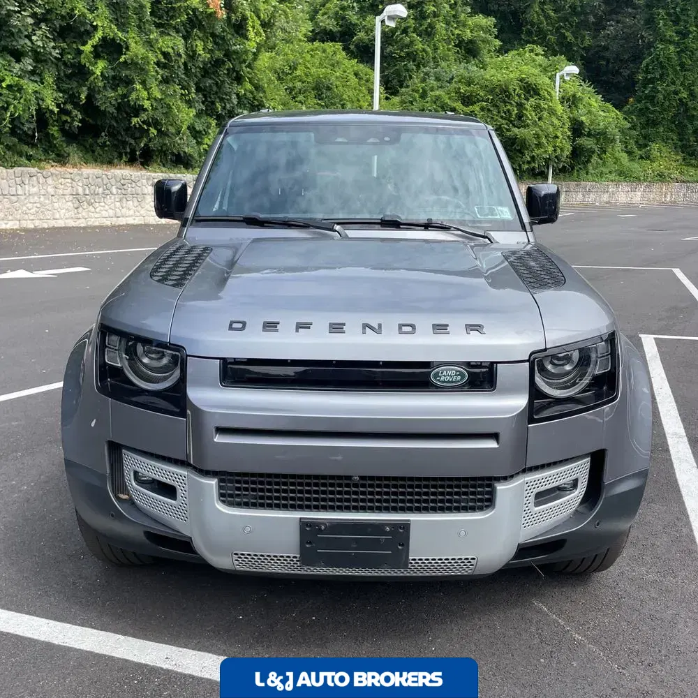 2024 Land Rover Defender 110 S P300