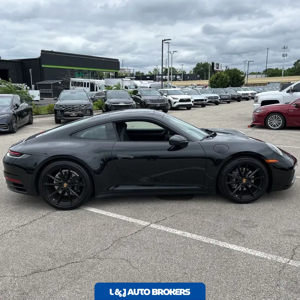 2020 Porsche 911 Carrera 4