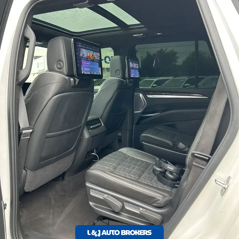 2025 Cadillac Escalade Sport Platinum
