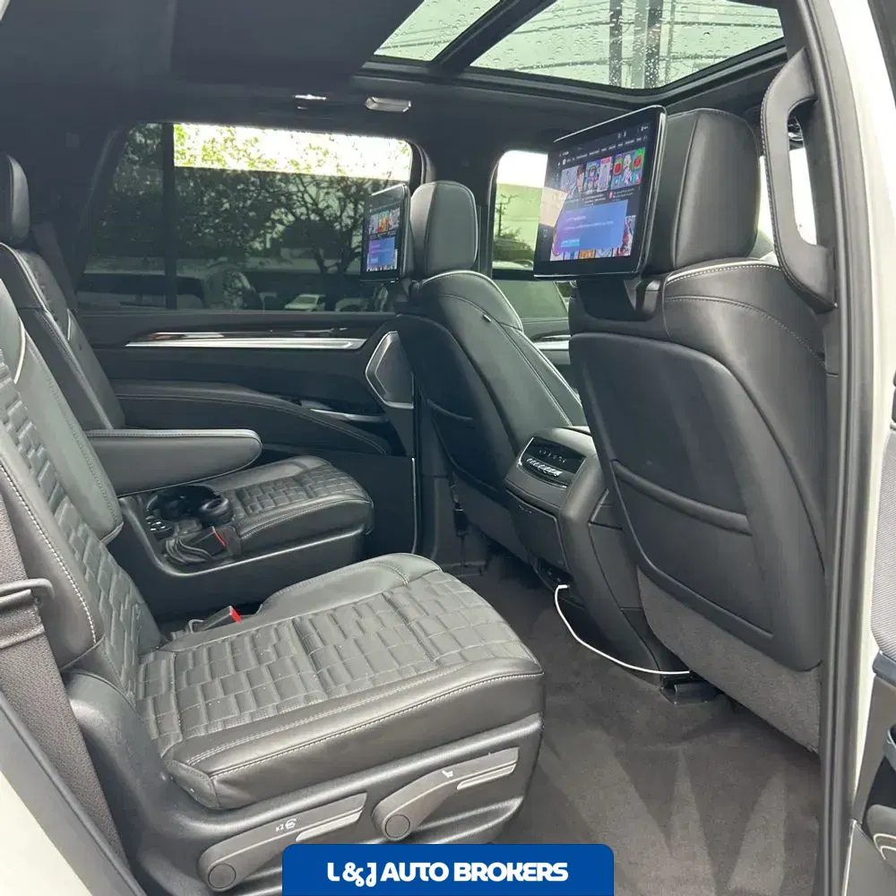 2025 Cadillac Escalade Sport Platinum