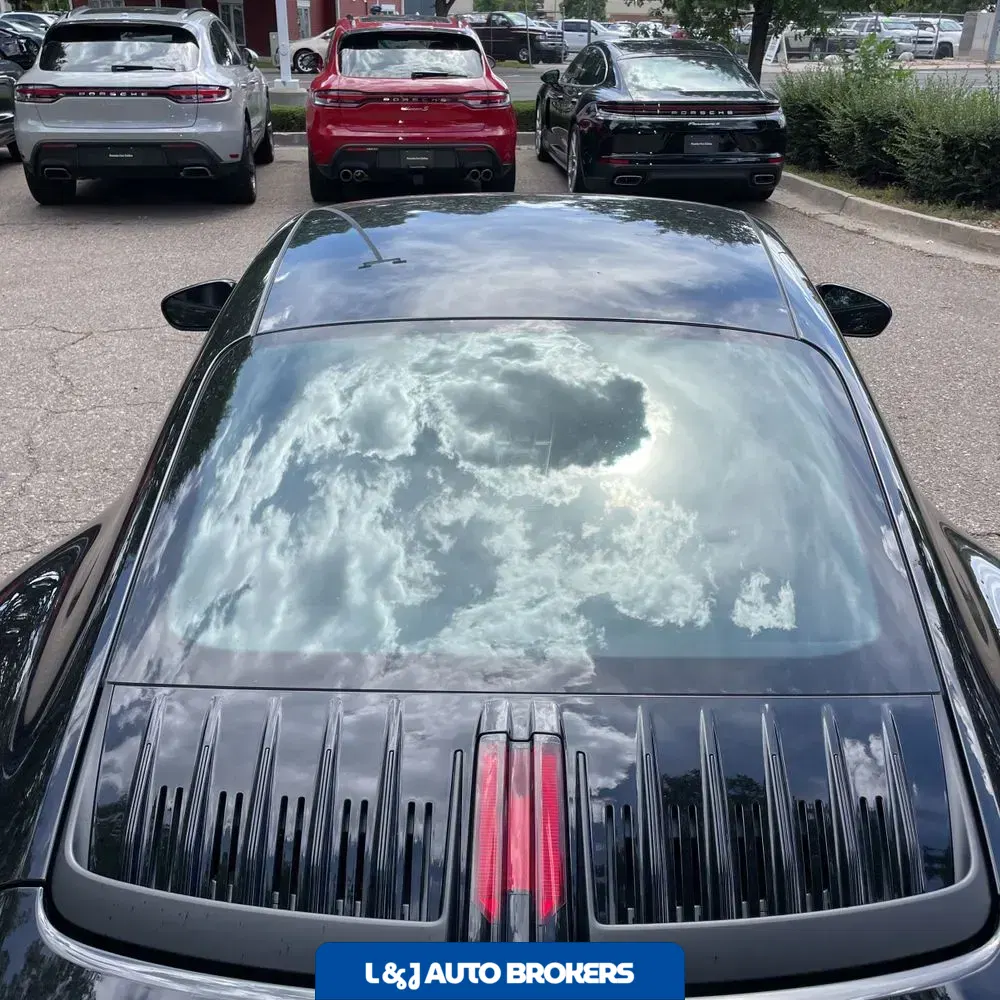 2025 Porsche 911 Carrera