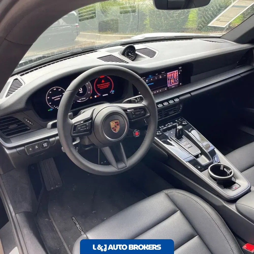 2025 Porsche 911 Carrera