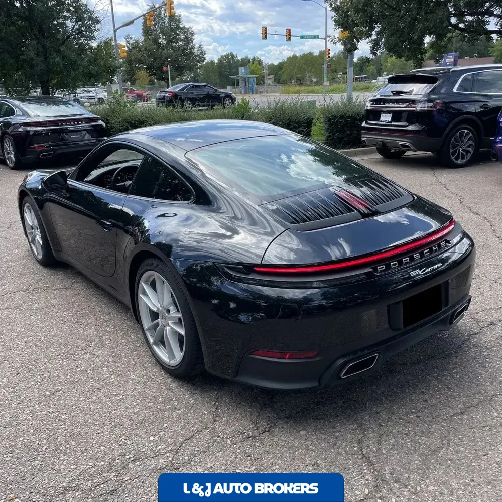 2025 Porsche 911 Carrera