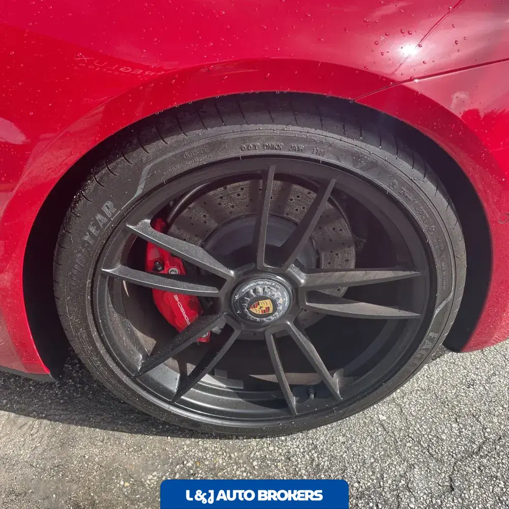 2023 Porsche 911 Carrera 4 GTS