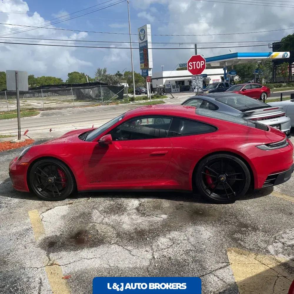 2023 Porsche 911 Carrera 4 GTS