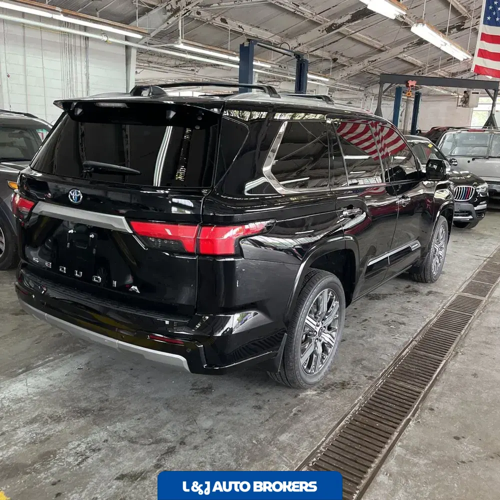 2024 Toyota Sequoia Capstone