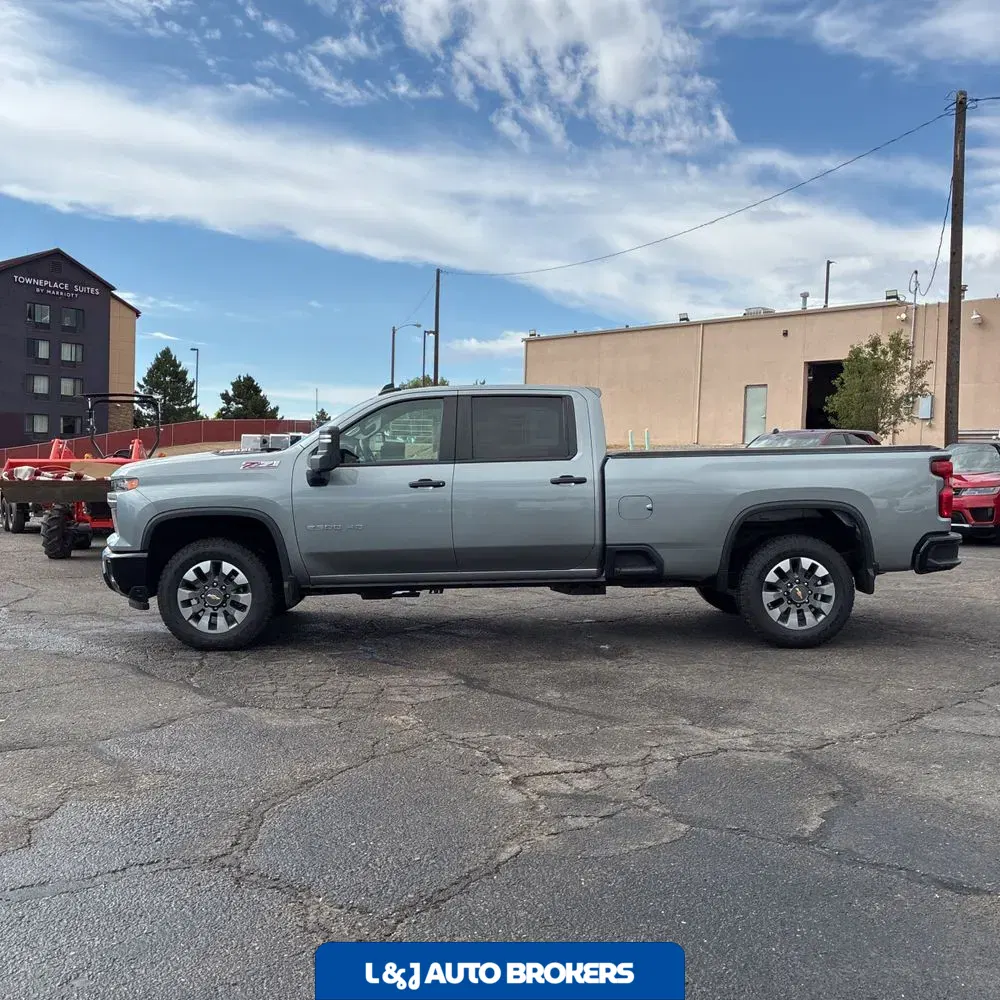 2024 Chevrolet Silverado 2500 Custom