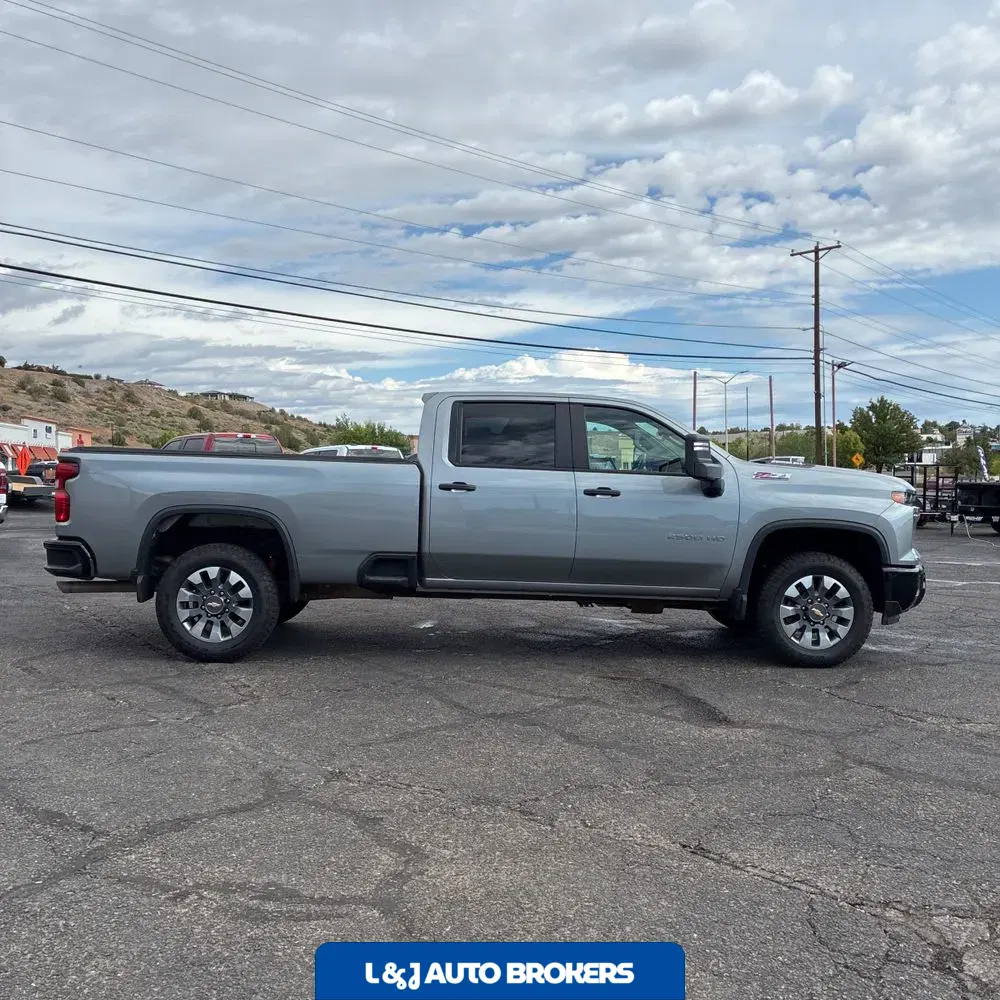 2024 Chevrolet Silverado 2500 Custom