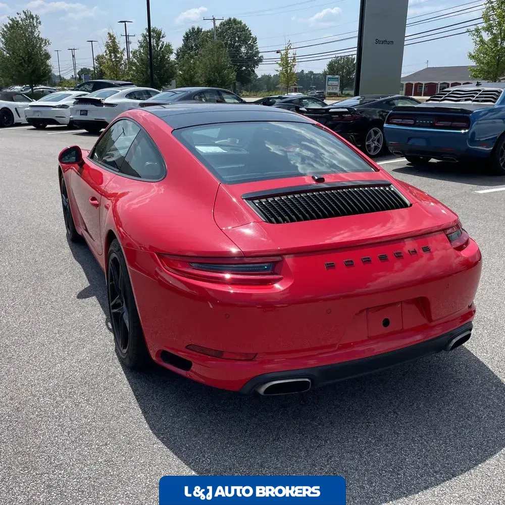 2019 Porsche 911 Carrera