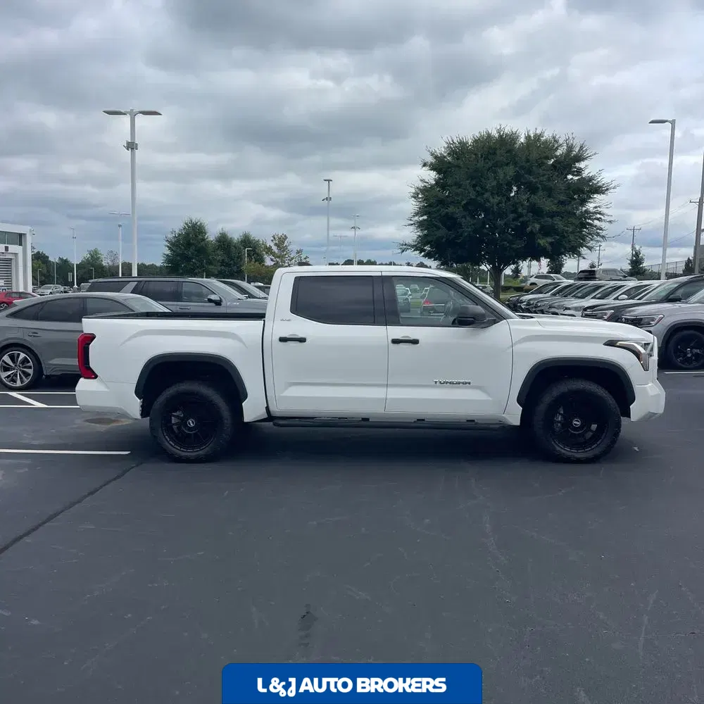 2022 Toyota Tundra SR5