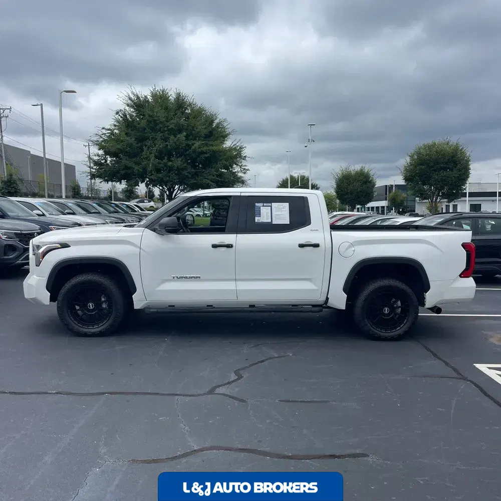 2022 Toyota Tundra SR5