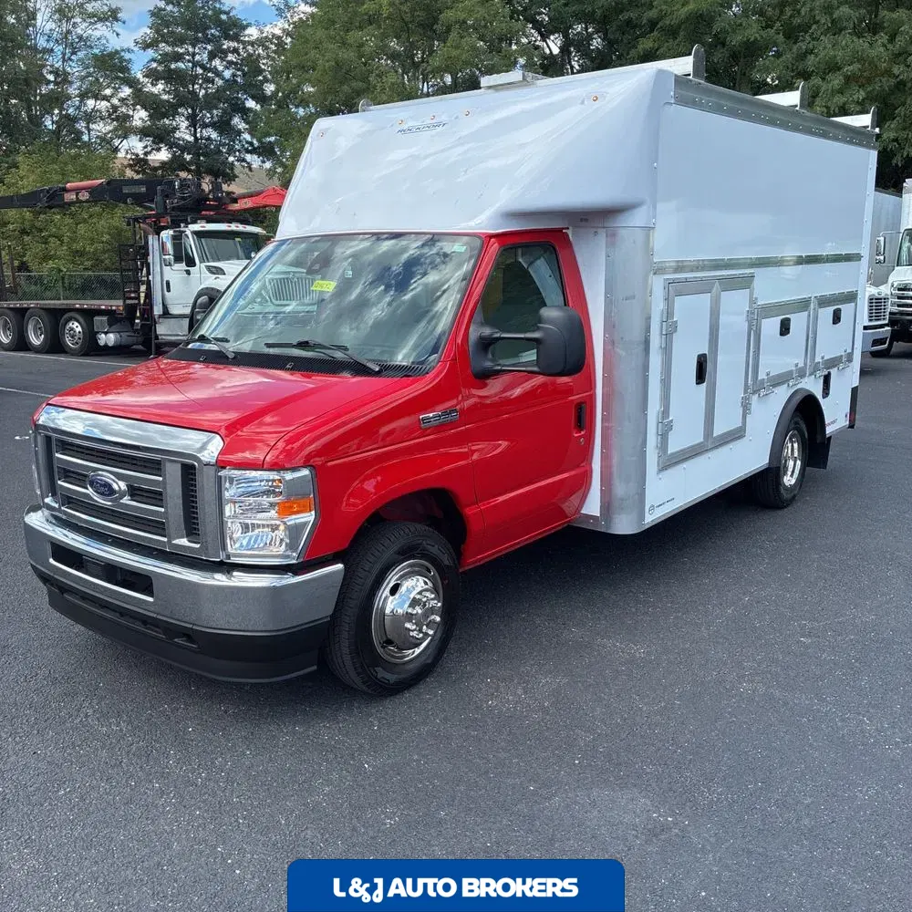 2025 Ford Commercial Vans E350