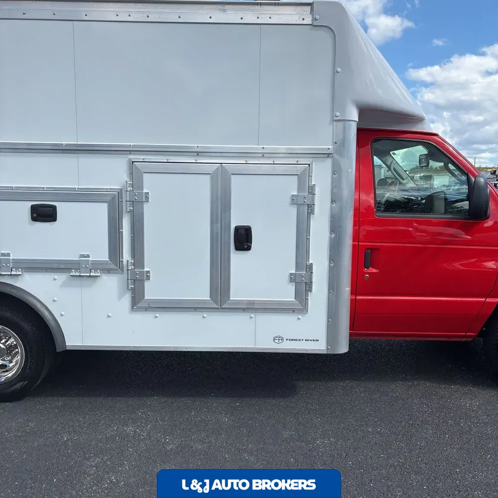 2025 Ford Commercial Vans E350