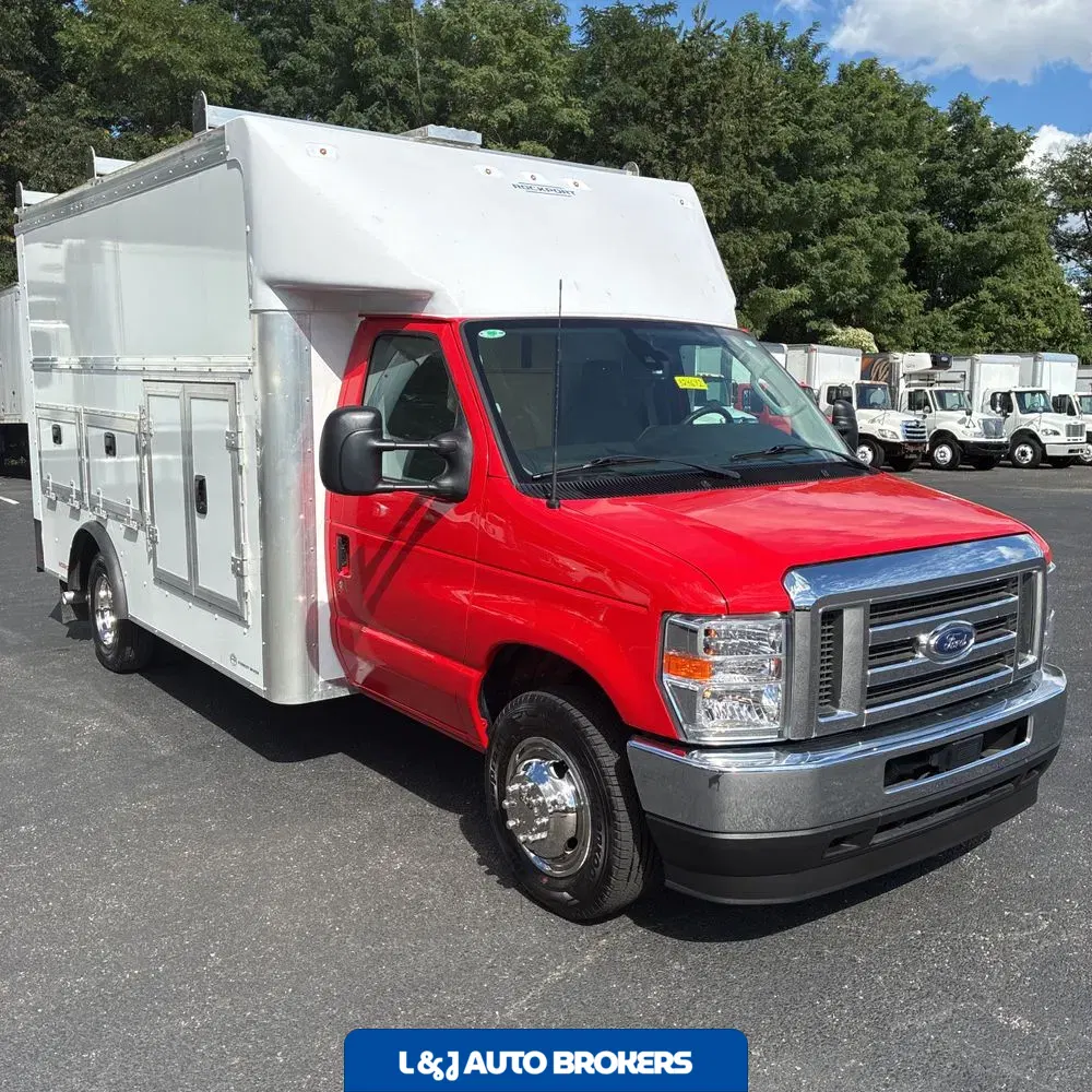 2025 Ford Commercial Vans E350
