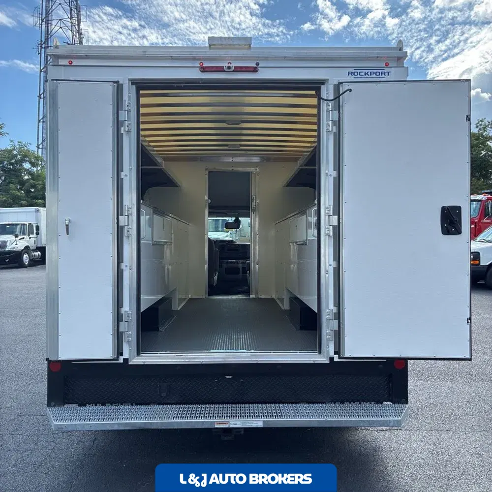 2025 Ford Commercial Vans E350