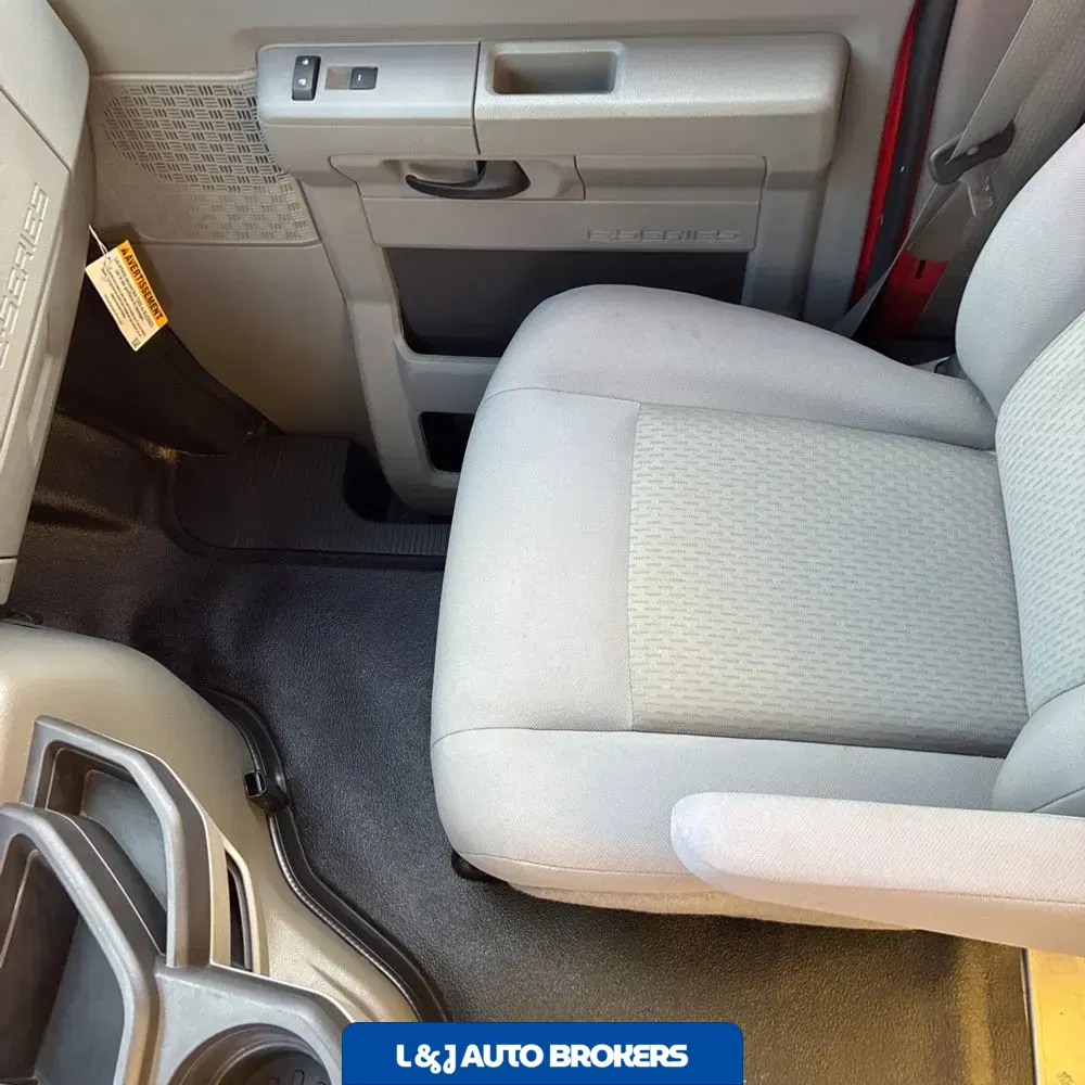 2025 Ford Commercial Vans E350