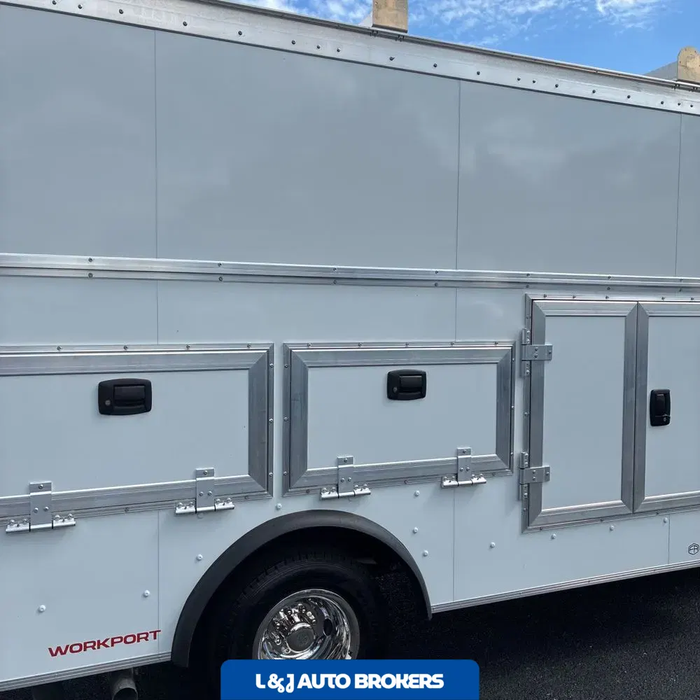 2025 Ford Commercial Vans E350