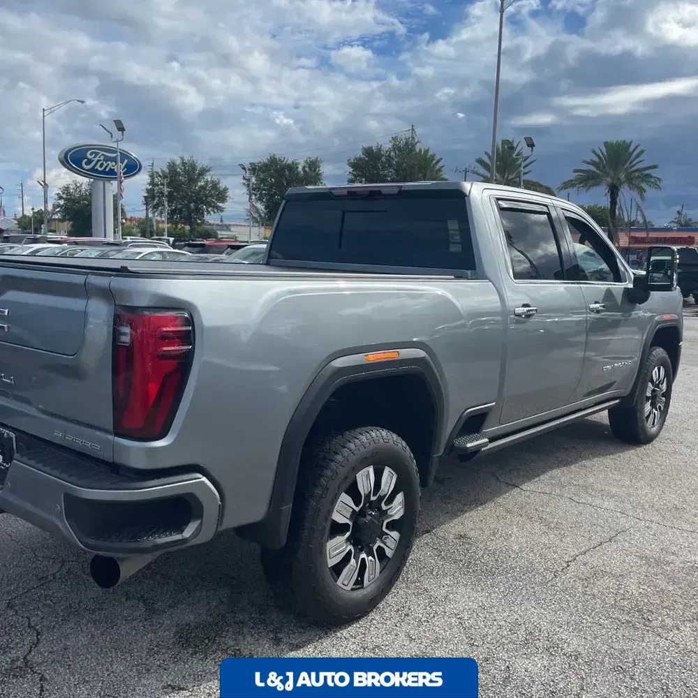 2024 GMC Sierra 2500HD Denali