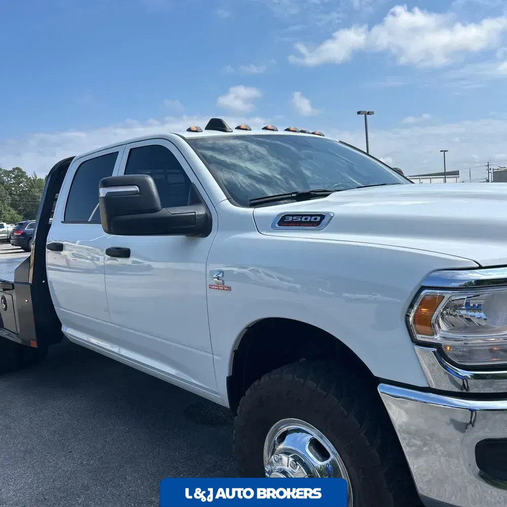 2024 Ram 3500 Cab/Chassis Tradesman
