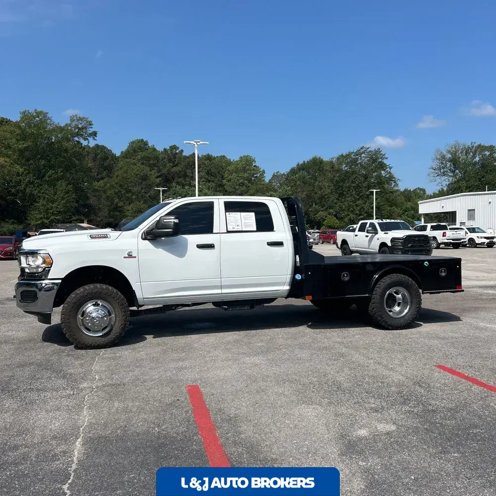 2024 Ram 3500 Cab/Chassis Tradesman
