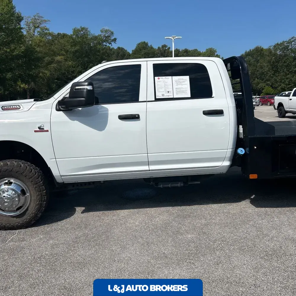 2024 Ram 3500 Cab/Chassis Tradesman