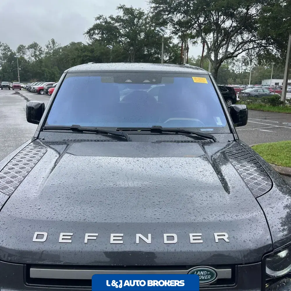 2022 Land Rover Defender 110 X-Dynamic SE