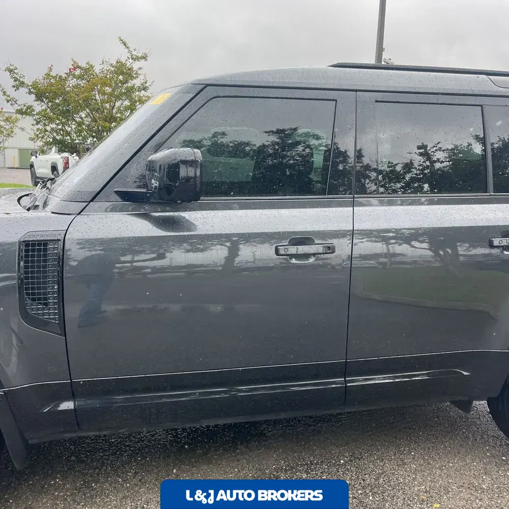 2022 Land Rover Defender 110 X-Dynamic SE