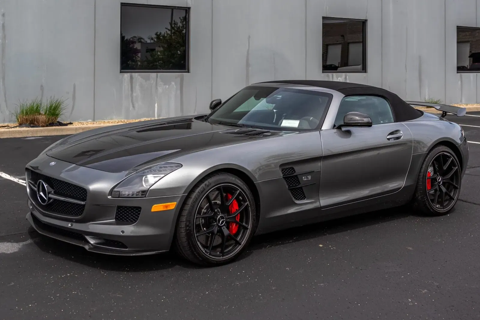 691-Mile 2015 Mercedes-Benz SLS AMG GT Roadster Final Edition