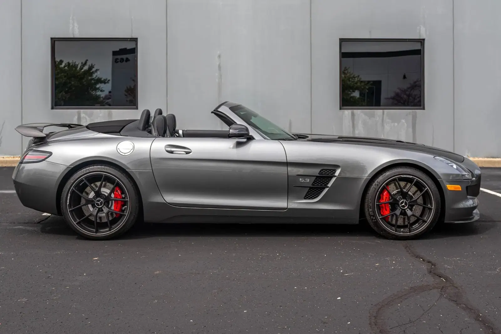 691-Mile 2015 Mercedes-Benz SLS AMG GT Roadster Final Edition