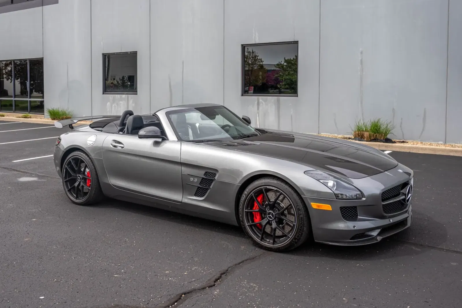 691-Mile 2015 Mercedes-Benz SLS AMG GT Roadster Final Edition