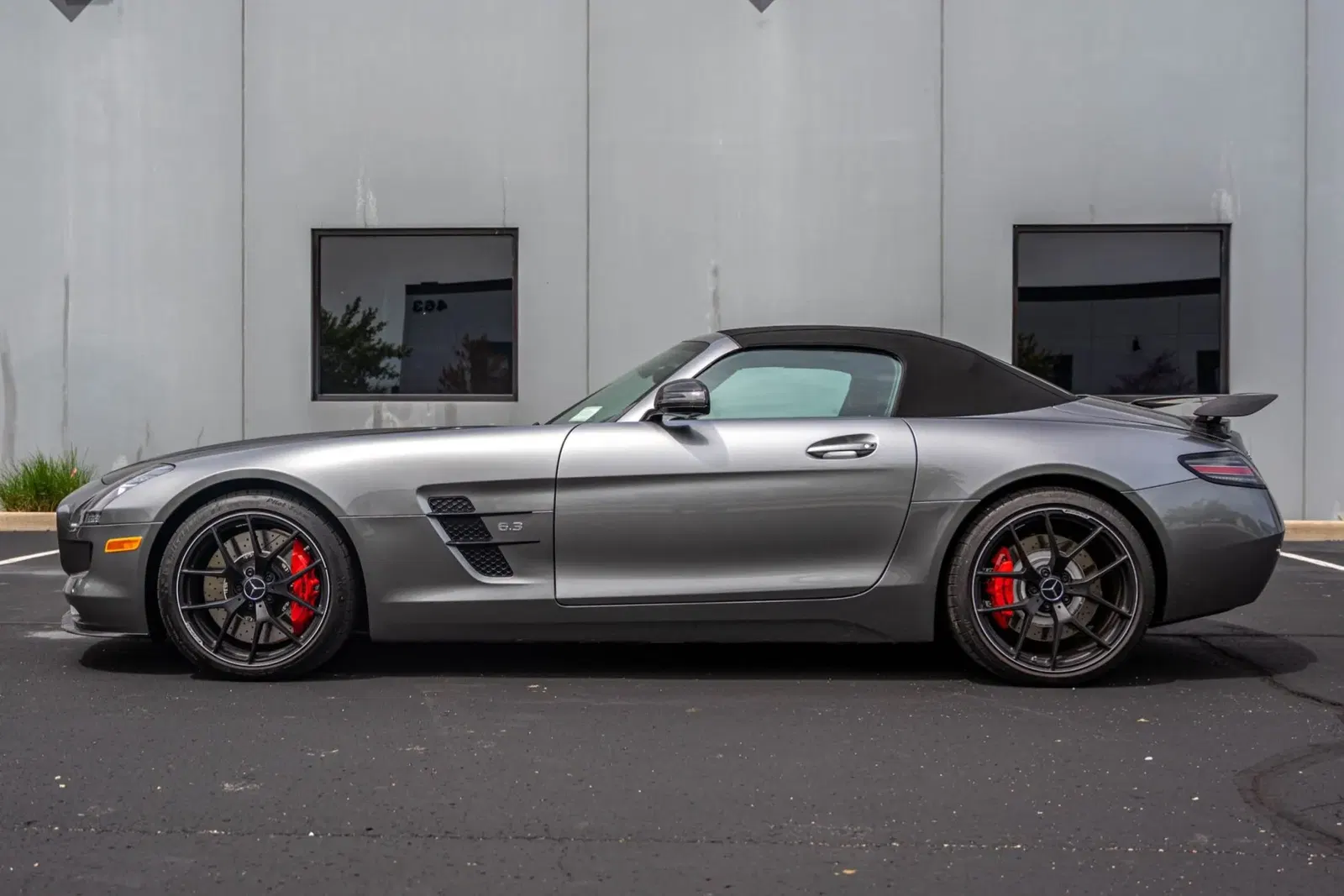691-Mile 2015 Mercedes-Benz SLS AMG GT Roadster Final Edition